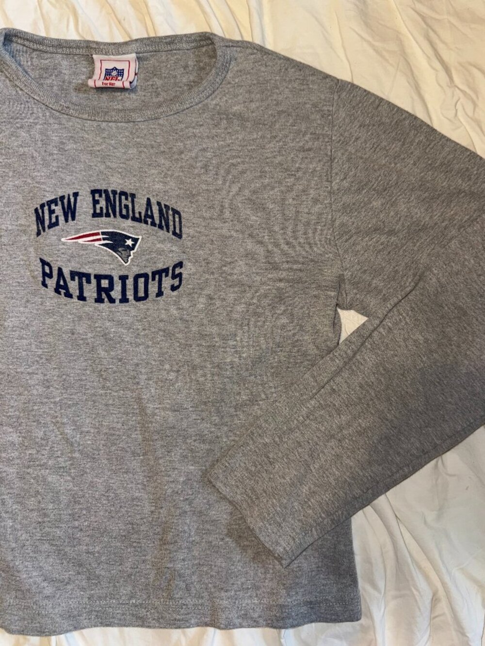 NFL 'For Her' New England Patriots Long Sleeve Shirt in Gray